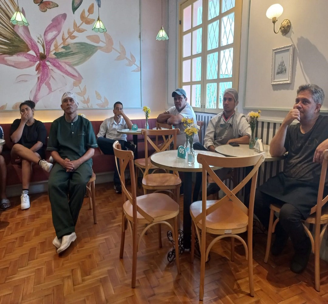 Sindipance visita a empresa Petit Surprise