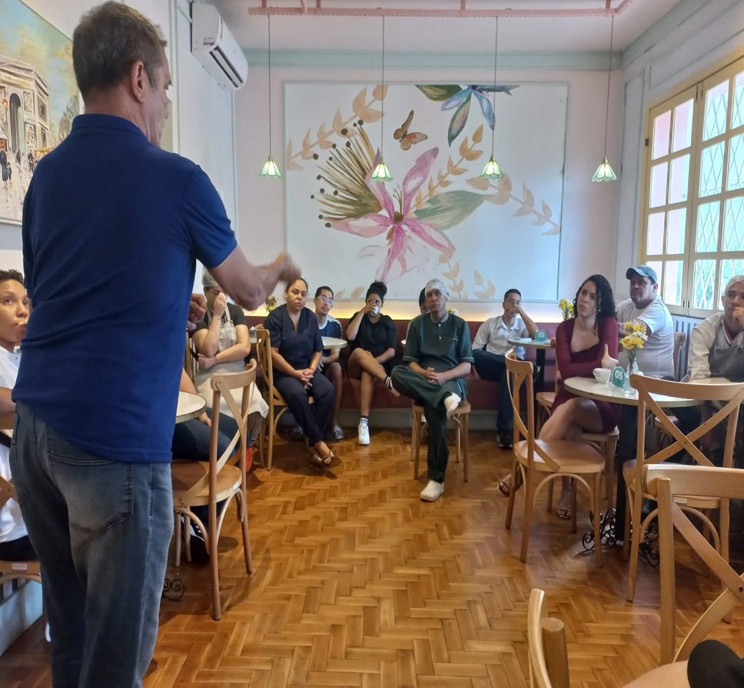 Sindipance visita a empresa Petit Surprise