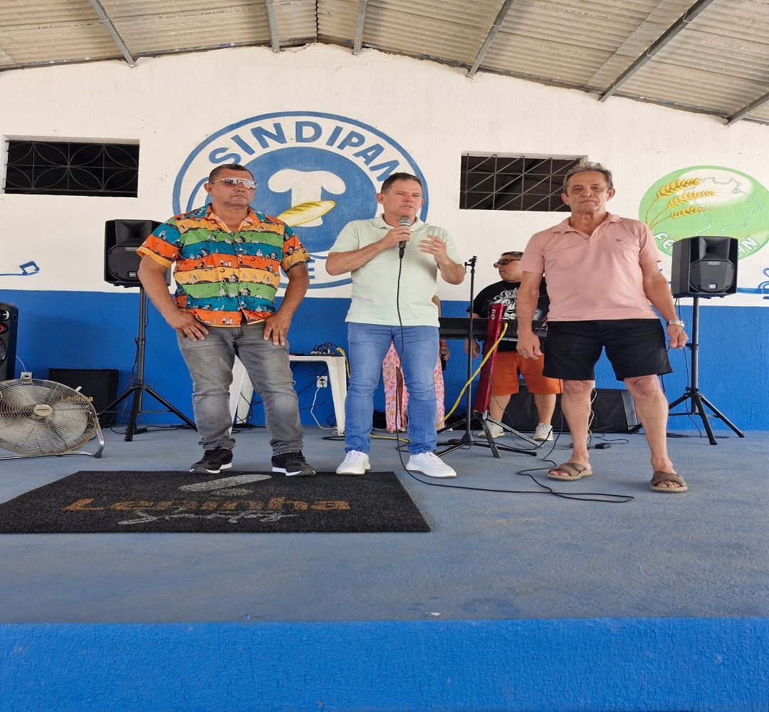 Sindipance visita a empresa Petit Surprise